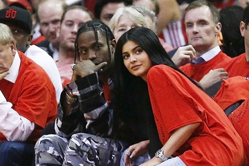 Kylie Jenner Hamil Anak Pertama