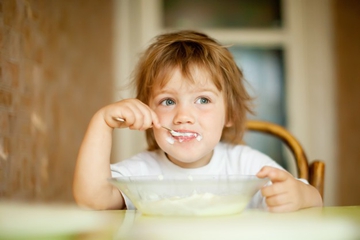 Anak Lebih Suka Makanan Hangat? Ini Tanggapan Psikolog