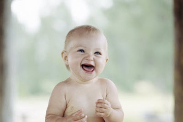 Apa Saja Kemampuan Bayi pada Setahun Pertama? 