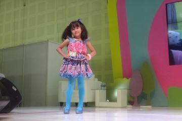 Penuh Warna di Costume Competition & Fashion Show 