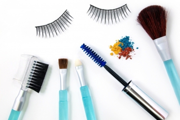 9 Bahan Kosmetik yang Harus Dihindari Ibu Hamil