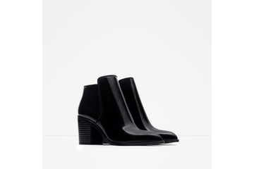 Gaya dengan Rainy Boots di Musim Hujan