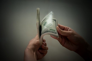 5 Trik Kelola Bonus Akhir Tahun agar Tak Cepat Habis