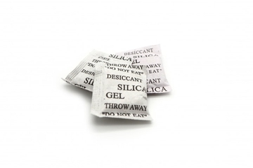 Lakukan Ini Ketika Anak Menelan Silica Gel