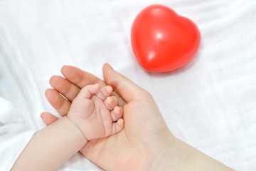 Penyebab Bayi Muntah dan Cara Mengatasinya