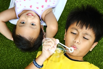 Ayo, Ajak Anak Bermain!