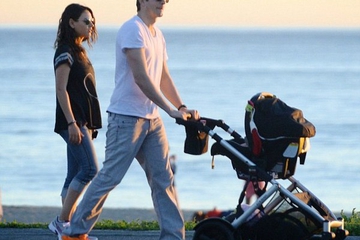 Kehidupan Baru Mila Kunis-Ashton Kutcher Menjadi Orangtua