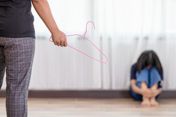Ini 7 Alasan Moms Tidak Boleh Memukul Anak sebagai Hukuman