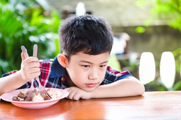Anak Tidak Suka Makan Nasi, Ini Cara Mengatasinya, Moms!