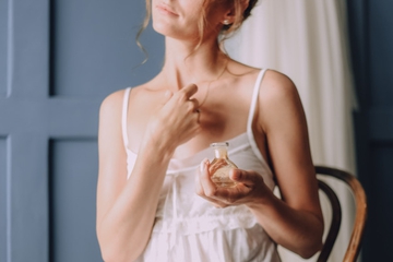Amankah Memakai Parfum di Sekitar Anak? Ini Jawabannya, Moms