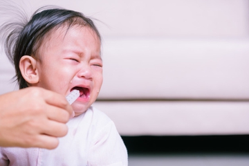 Jangan Dipaksa, Ini 6 Cara Mudah agar Anak Mau Minum Obat!