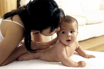 Bayi Mulai Pandai Berguling
