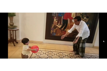 Intip Serunya Akhir Pekan Presiden Jokowi & Cucunya