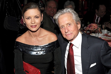 Catherine Zeta-Jones Rutin Terapi Bipolar