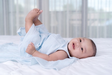 7 Bahasa Tubuh Bayi yang Harus Anda Ketahui