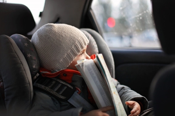 Jangan Tinggalkan Anak Sendirian di Dalam Mobil, Ini Bahayanya!