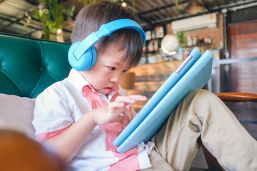 Anak Ketergantungan Gadget dan Main Hingga Larut Malam