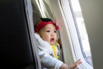 Moms, Ini Usia Ideal Bayi Boleh Terbang dengan Pesawat