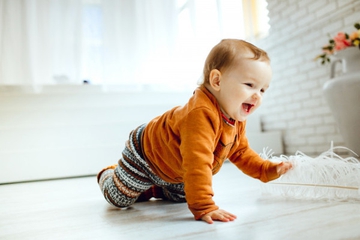 Tips Menciptakan Rumah Aman saat Bayi Mulai Merangkak