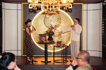 Pesona Glamour Old Shanghai Bertemu Energi Kuda Api di Malam Imlek JHL Solitaire