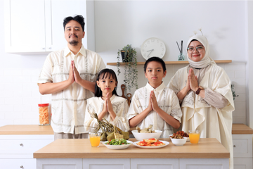 7 Cara Menanamkan Makna Idulfitri pada Anak agar Tidak Sekadar Identik dengan Baju Baru