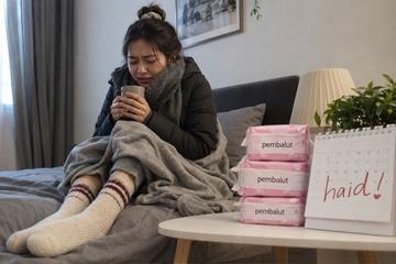 Kenapa Saat Haid Badan Terasa Menggigil dan Lemas Banget? Ini Penjelasannya, Moms.