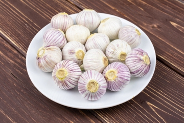 7 Manfaat Bawang Putih Tunggal untuk Kesehatan Tubuh Anda