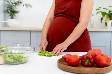 Cara Aman Makan Tomat untuk Ibu Hamil agar Nutrisinya Maksimal