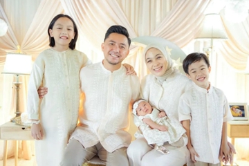 Potret Harmonis Keluarga Ananda Omesh dan Dian Ayu