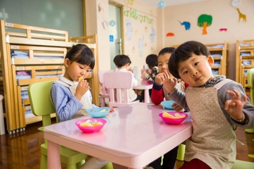 Mencari Daycare untuk Si Kecil? Ini Tips Memilih Daycare yang Ramah Anak