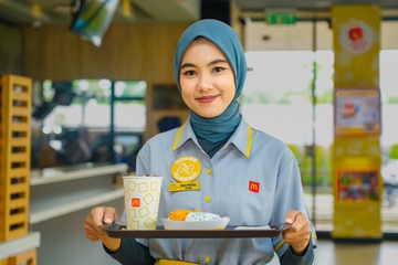 Perjuangan Karyawati Tunarungu: Hana Merlian Buktikan Keterbatasan Bukan Halangan