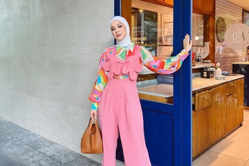 Penuh Warna, Intip Gaya Stylish Tantri Namirah