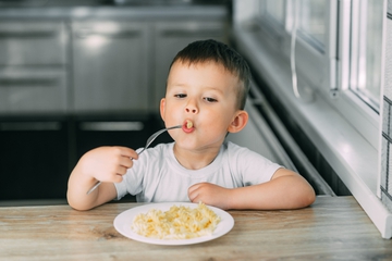 Jangan Sampai Telat, Ini Pentingnya Naik Tekstur MPASI untuk Bayi
