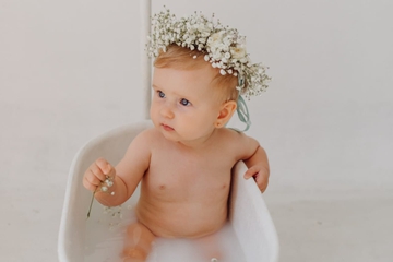 6 Manfaat Mandi Susu untuk Kulit Bayi