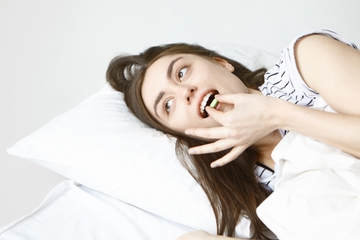 Mengalami Mimpi Gigi Atas Copot? Ini Arti dan Penjelasannya, Moms