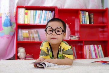 Waspada Gangguan Penglihatan pada Anak, Periksakan dengan Ahlinya ya, Moms!