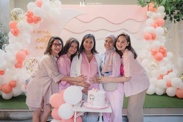 Momen Kocak dan Haru Baby Shower Riafinola, Kejutan Manis dari Sahabat dan Keluarga