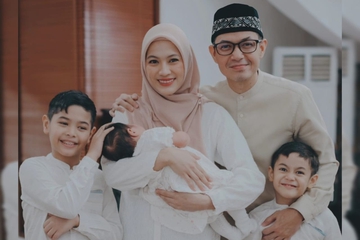 Potret Harmonis Keluarga Alyssa Soebandono dan Dude Harlino