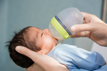 Berapa Lama ASI Sisa Minum Bayi Boleh Disimpan?