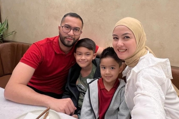 Potret Harmonis Keluarga Revalina S. Temat