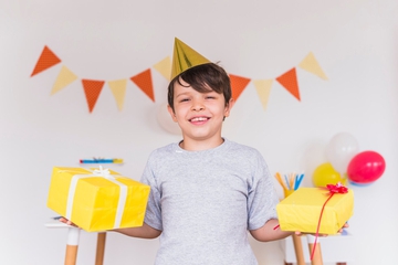 7 Pilihan Hadiah yang Cocok untuk Anak Laki-Laki Anda