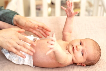 7 Tips Memilih Popok yang Nyaman untuk Bayi Baru Lahir