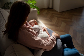 Ciri-Ciri Hamil saat Menyusui yang Perlu Moms Ketahui