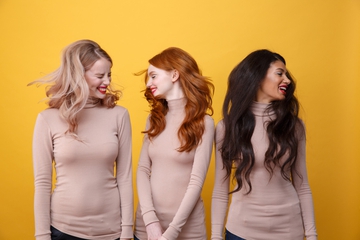 Ini Warna Rambut yang Bikin Wajah Cerah dan Awet Muda