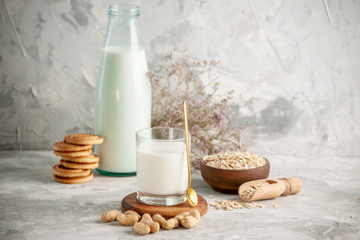 Benarkah Susu Oat Lebih Sehat? Ketahui Plus Minusnya, Moms!