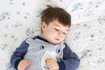 Penyebab Anak 2 Tahun Sering Kaget saat Tidur dan Solusinya