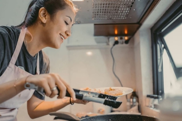 Jadi Koki di Rumah, Ini Deretan Artis yang Suka Masak