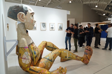 Tampilkan Karya dari Medium Kertas, Art Jakarta Papers 2026 Resmi Dibuka