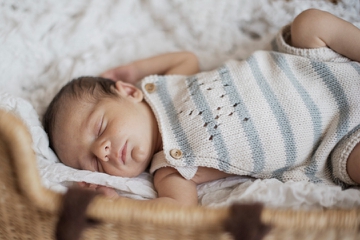 Bayi Sering Ngulet Sampai Melengkung? Ini Penyebab dan Cara Mengatasinya