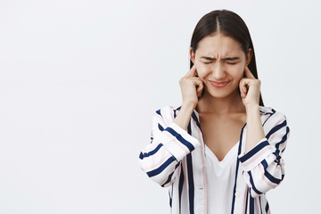 6 Penyebab Telinga Berdenging Sebelah Kiri dan Cara Mengatasinya